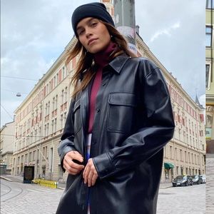 Aritzia Wilfred Belek Button-Up